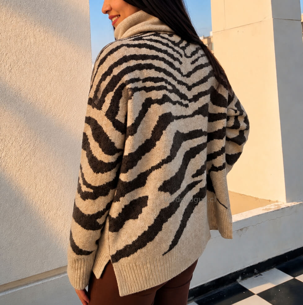 Sweater Zebra