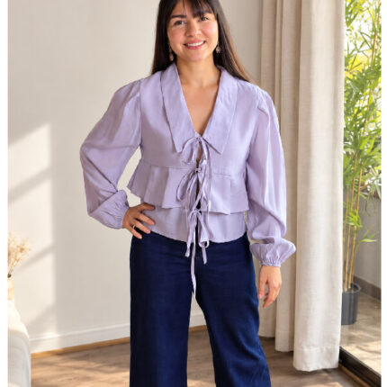 blusa de vuelos gris